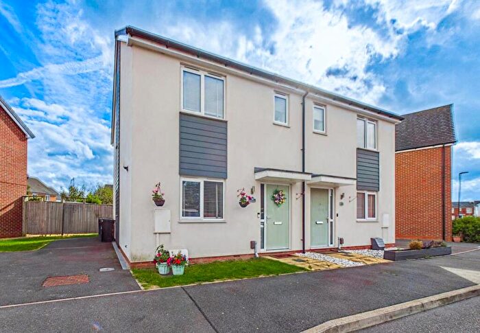 3 Bedroom Semi-Detached House For Sale In Arnfield Drive, Hilton, Derby, DE65
