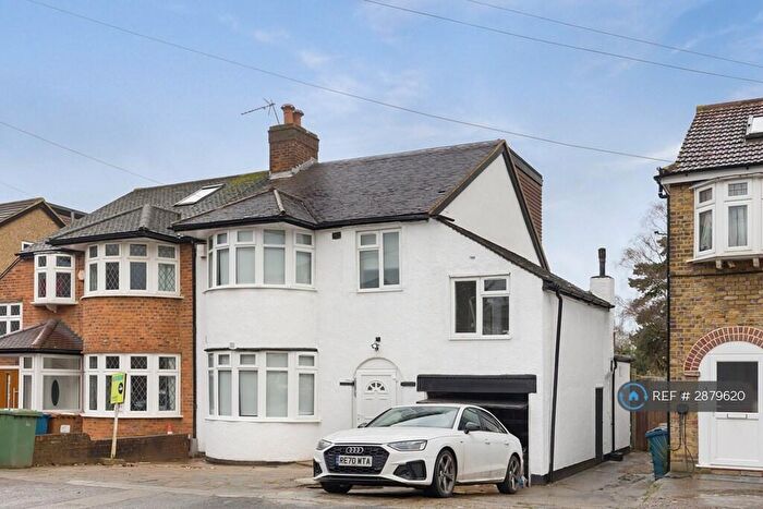 Studio To Rent In Ventnor Avenue, Stanmore, HA7