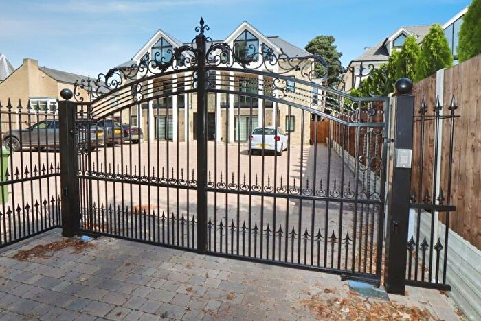 2 Bedroom Apartment To Rent In Bickley Park Road, Bickley, Bromley, BR1