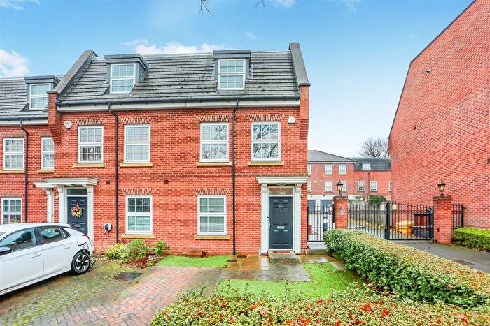 4 Bedroom Town House For Sale In Langley Park Road, Sutton, SM2