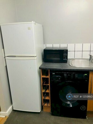 3 Bedroom Flat To Rent In Lincoln Gate, Manchester, M4