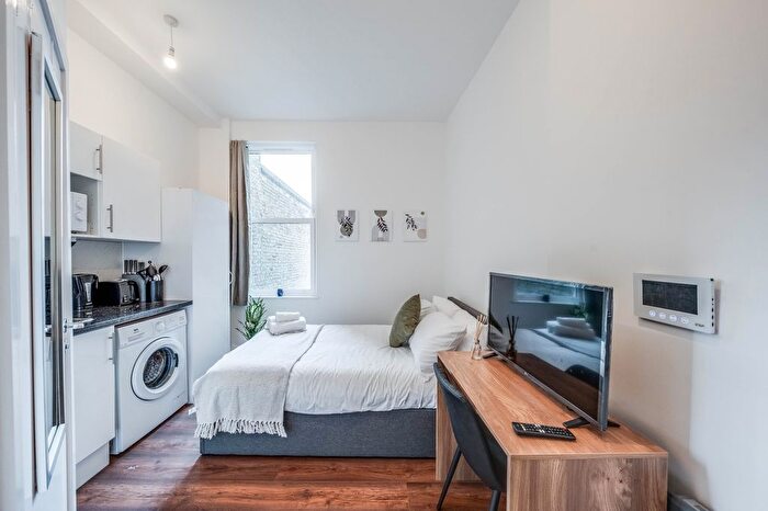 1 Bedroom Studio To Rent In A Denmark Hill, London, SE5