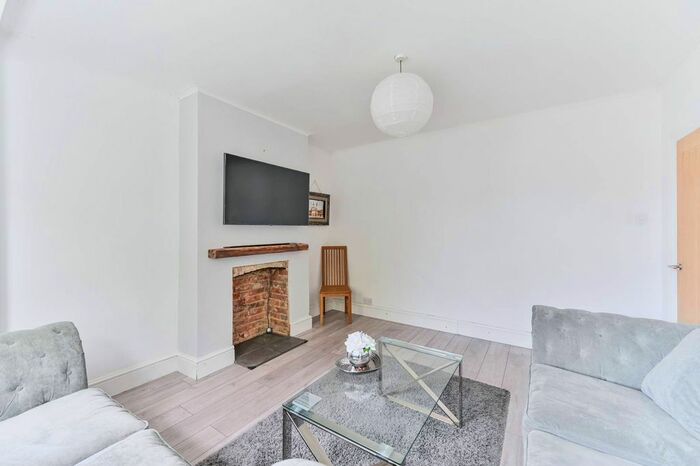 3 Bedroom Terraced House To Rent In Norbury Cross, Norbury, London, SW16