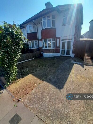 4 Bedroom Detached House To Rent In The Glade, Croydon, CR0
