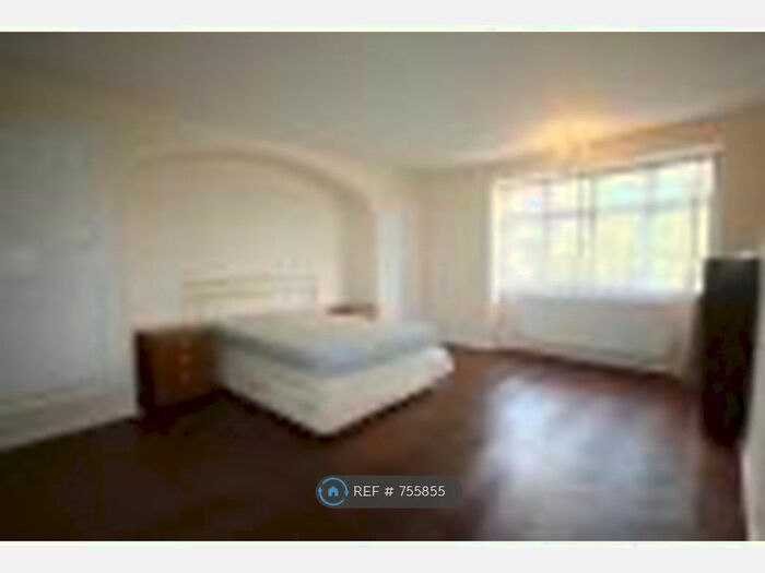 2 Bedroom Flat To Rent In Eagle Court, London, E11