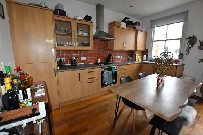2 Bedroom Flat To Rent In Benthal Road, London, N16