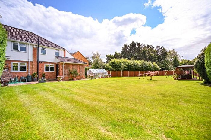 4 Bedroom Semi-Detached House To Rent In Ray Lea Close, Maidenhead, SL6