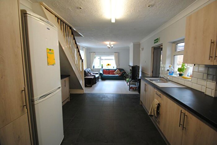 5 Bedroom Detached House To Rent In Student House On Langside Avenue, BH12