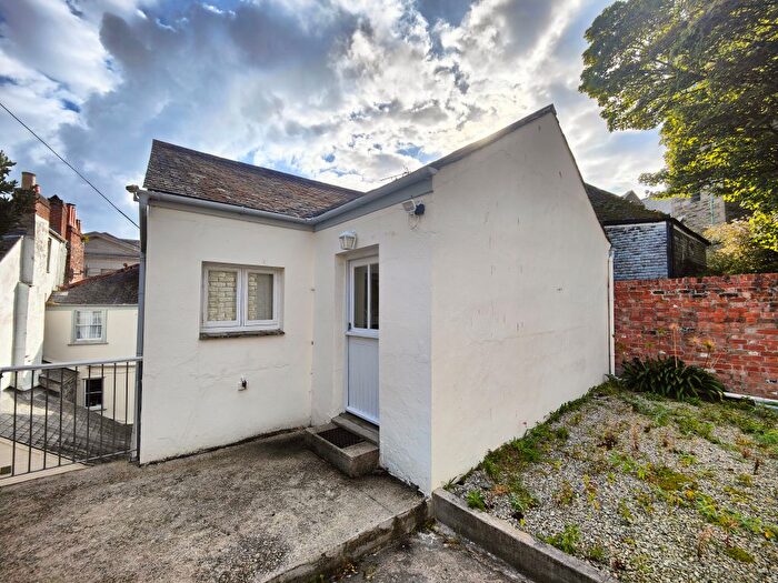 1 Bedroom Flat To Rent In New Street, Falmouth, TR11