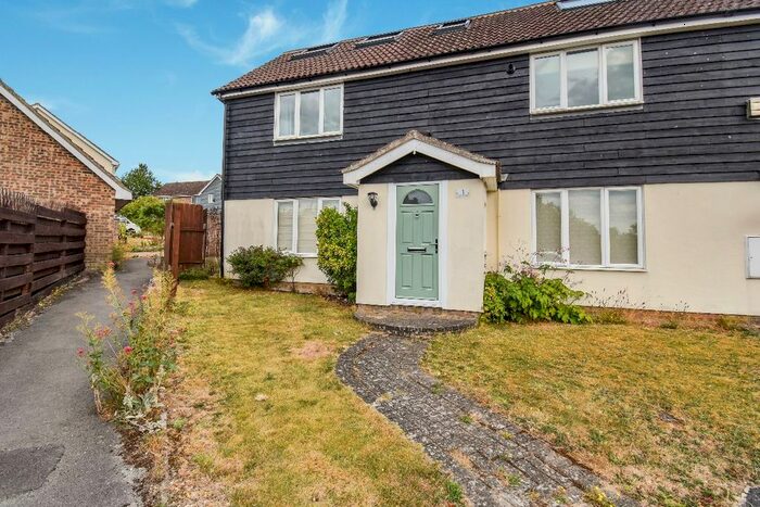 5 Bedroom End Of Terrace House To Rent In Hollybush Way, Linton, Cambridge, CB21