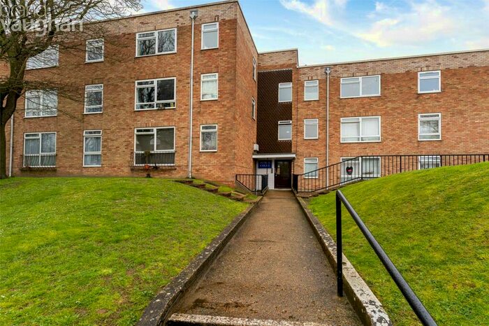 1 Bedroom Flat To Rent In Tower Road, Brighton, East Sussex, BN2