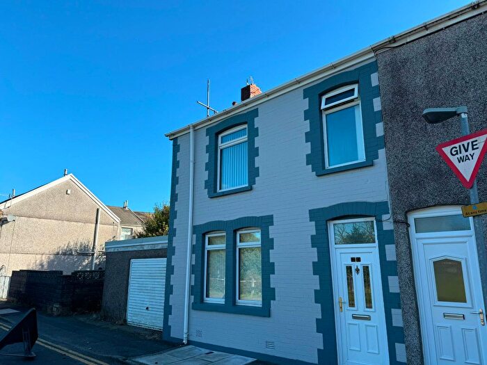 4 Bedroom Semi-Detached House To Rent In Bridge Street, Maesteg, CF34
