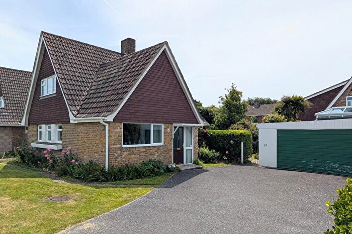 3 Bedroom Detached House For Sale In Carisbrooke Avenue, Hill Head, PO14