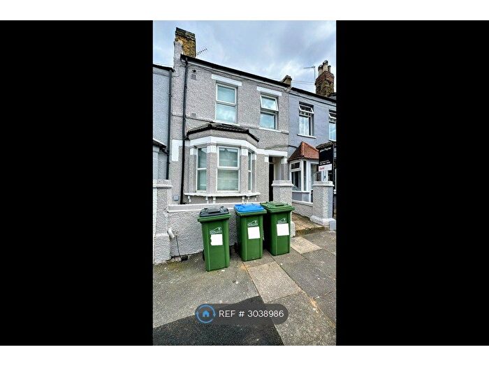 3 Bedroom Terraced House To Rent In Plumstead, London, SE18