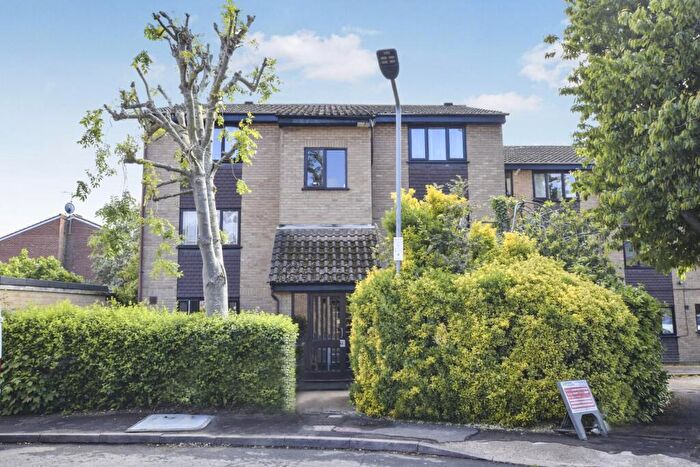 1 Bedroom Flat To Rent In Millhaven Close, Romford, RM6