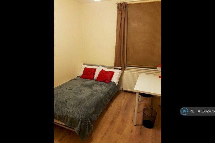 2 Bedroom Flat To Rent In School Terrace, Aberdeen, AB24