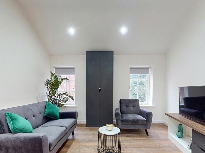 1 Bedroom Apartment To Rent In Apt, Clarendon Road #, LS2