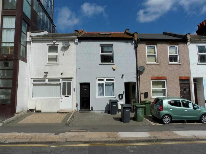1 Bedroom Flat To Rent In Bonnersfield Lane, Harrow-On-The-Hill, Harrow, HA1