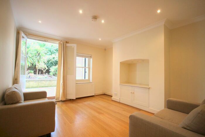 2 Bedroom Flat To Rent In Edith Road, London, W14