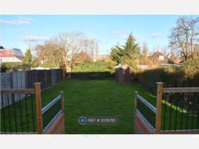 3 Bedroom Semi-Detached House To Rent In Cardinal Avenue, Borehamwood, WD6