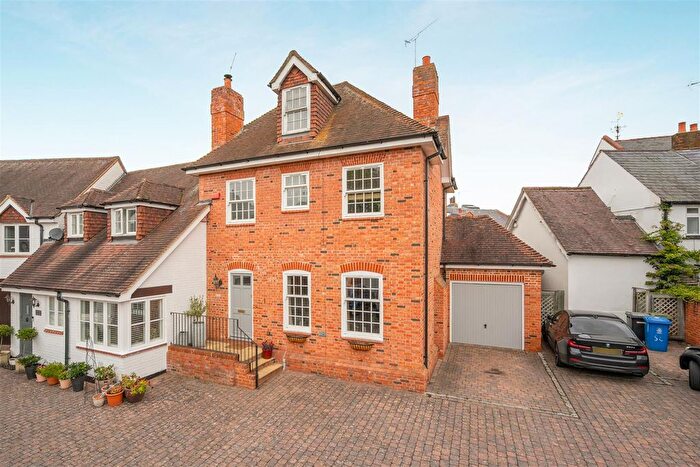 4 Bedroom Town House For Sale In West Court, Bray, SL6