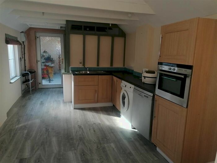 1 Bedroom Flat To Rent In Nythe Road, Swindon, SN3