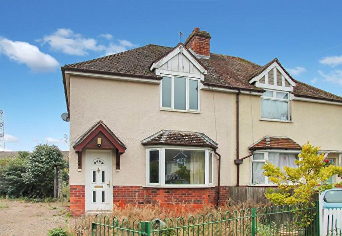2 Bedroom Semi-Detached House For Sale In Mayles Close, Wickham, PO17