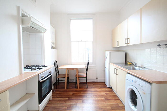 4 Bedroom Apartment To Rent In Torriano Avenue, Tufnell Park, London, NW5