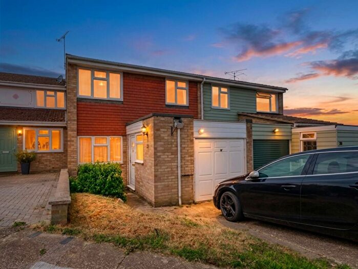 3 Bedroom End Of Terrace House For Sale In Byng Gardens, Braintree, CM7
