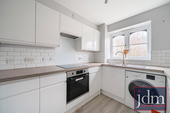 2 Bedroom Apartment To Rent In Wheat Sheaf Close, London, E14