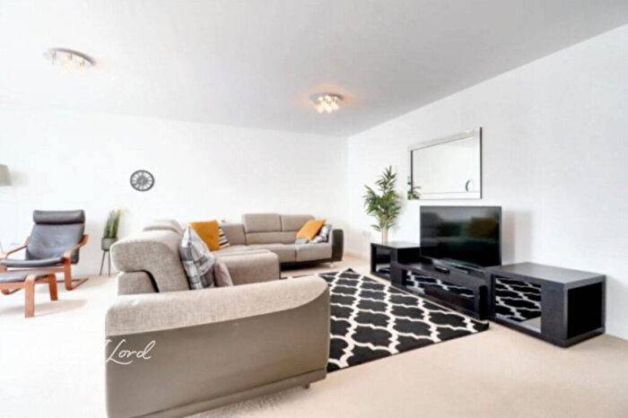 2 Bedroom Flat To Rent In Violet Road, London, E3