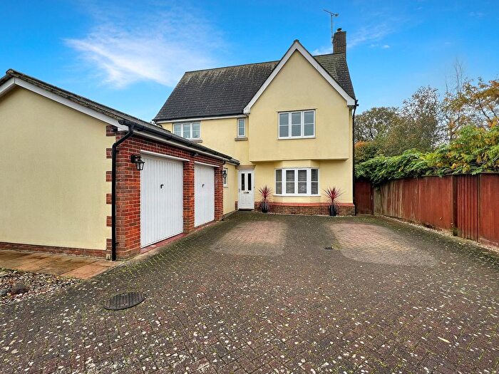 4 Bedroom Detached House For Sale In Gainsborough Road, Braintree, CM77
