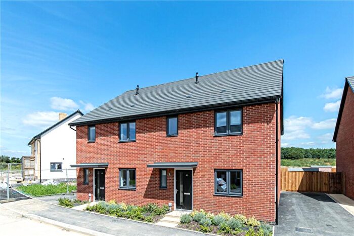 3 Bedroom Semi-Detached House To Rent In Rye Crescent, Curbridge, Witney, OX29