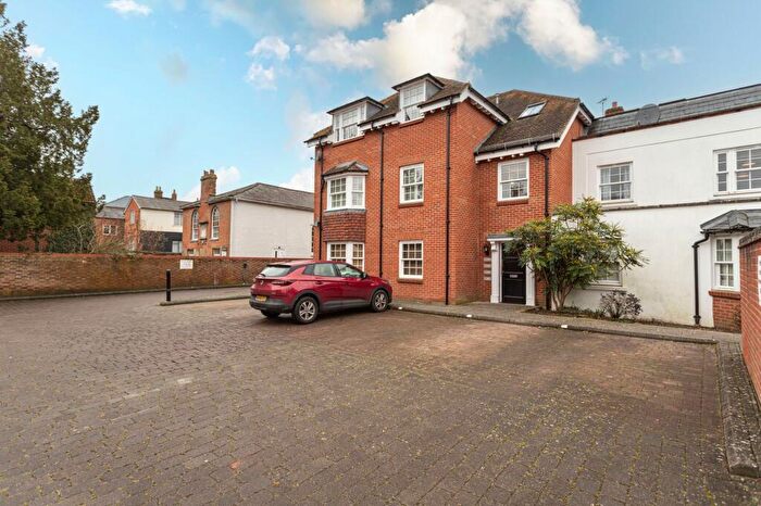 2 Bedroom Apartment For Sale In High Street, Hartley Wintney, RG27