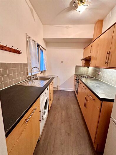 Apartment To Rent In Palmerston Crescent, Palmers Green, N13
