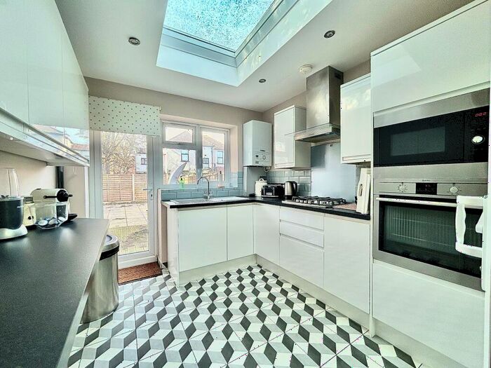 2 Bedroom House To Rent In Norfolk Road, Seven Kings, IG3