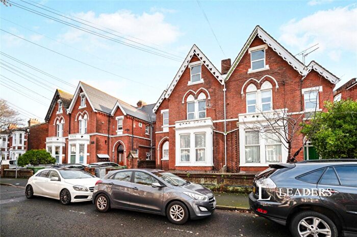 2 Bedroom Flat To Rent In St Davids Road, PO5