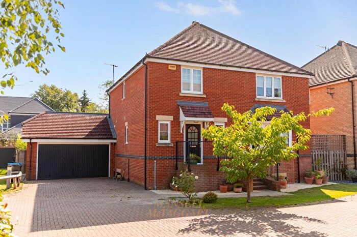 4 Bedroom Detached House For Sale In William Gardens, Smallfield, RH6