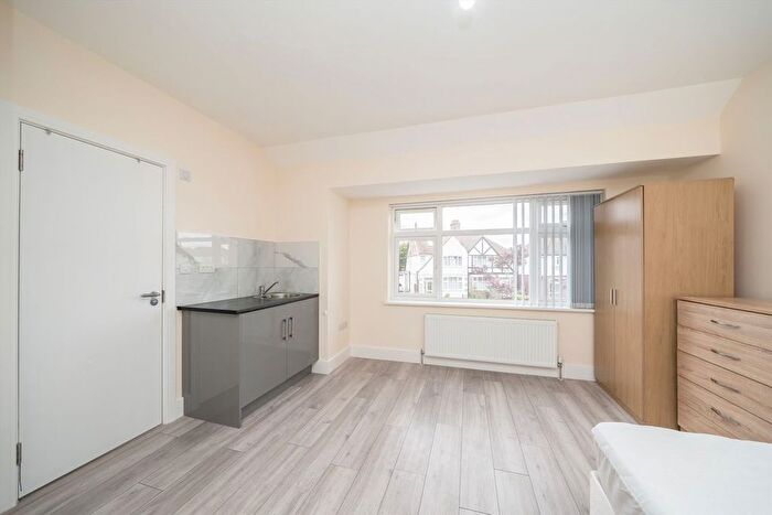 Studio To Rent In Church Stretton Road, Hounslow, TW3