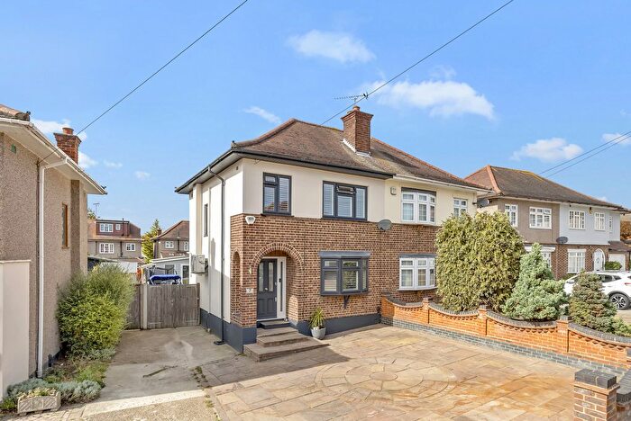 3 Bedroom Semi Detached House For Sale In Moorland Close, Collier Row, RM5