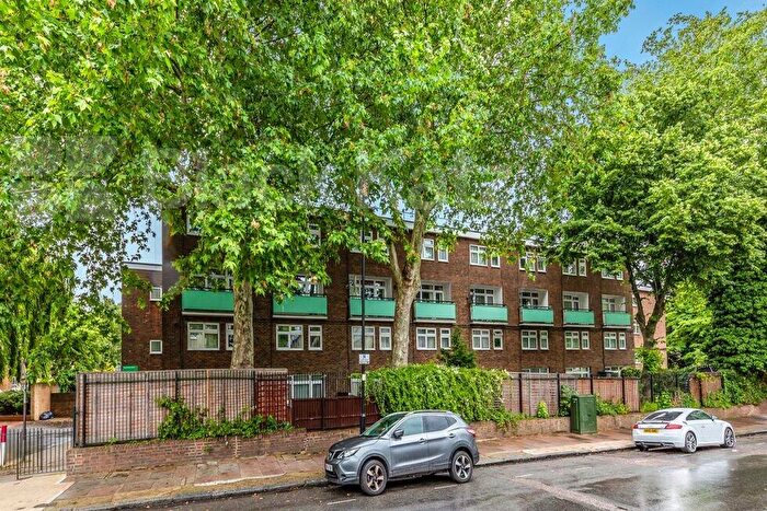 3 Bedroom Flat To Rent In Camden Road, Camden / Islington, N7