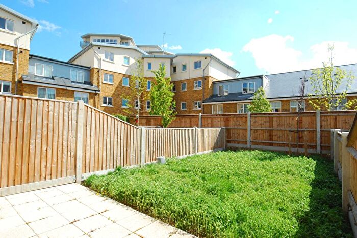 2 Bedroom Terraced House To Rent In Lefevre Walk, Bow, London, E3