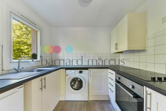 1 Bedroom Flat To Rent In Pennington Manor, Vicarage Road, Southborough, Tunbridge Wells, TN4