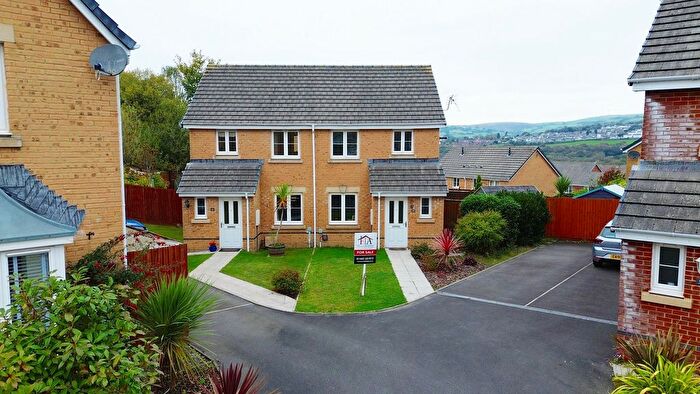 3 Bedroom Semi-Detached House For Sale In Ffordd Y Dolau, Llanharan, Pontyclun, Rhondda Cynon Taff., CF72