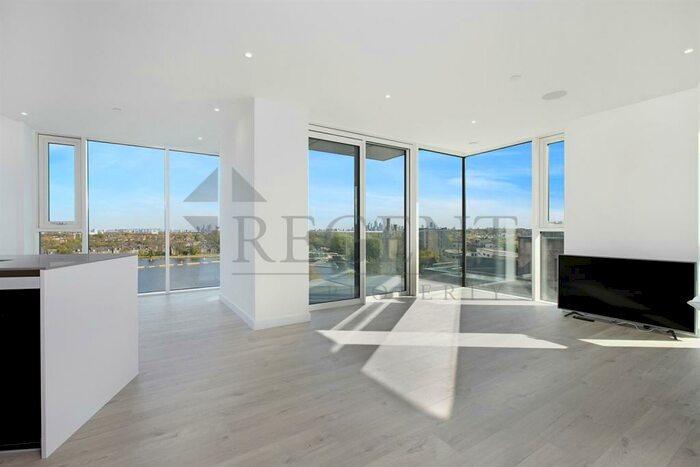 3 Bedroom Apartment To Rent In Hartingtons Court, Coster Avenue, N4