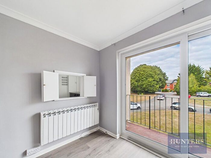 2 Bedroom Flat To Rent In Belworth Court, Hatherley Road, GL51