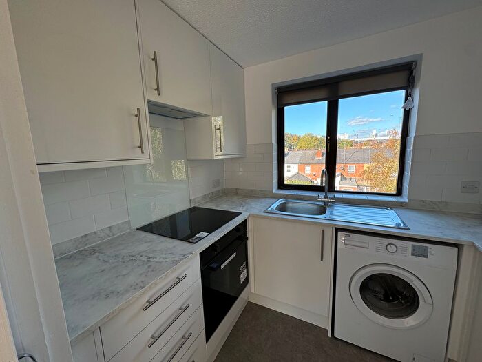 1 Bedroom Flat To Rent In St. Pauls Court, Reading, RG1