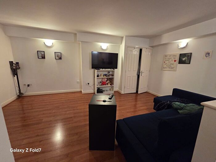 1 Bedroom Flat To Rent In Wilton Place, Salford, M3