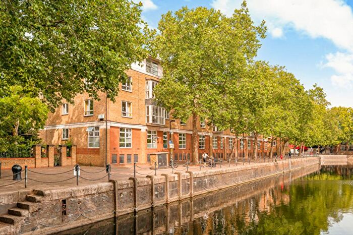 2 Bedroom Flat For Sale In Byards Court, Worgan Street, SE16