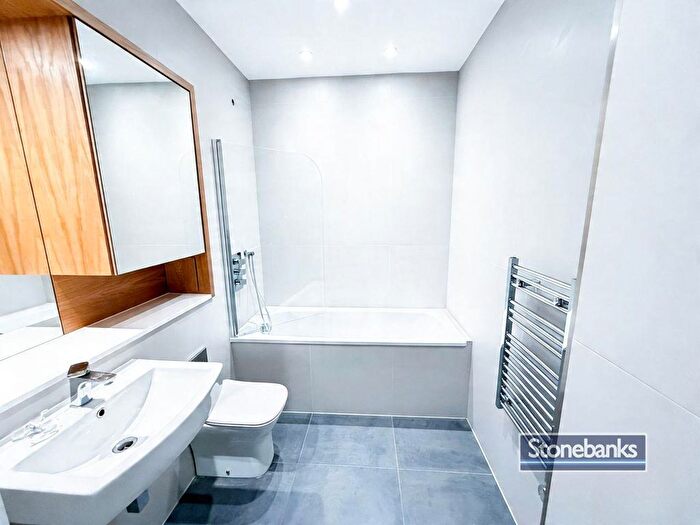 Studio To Rent In Bath Road, Slough, SL1